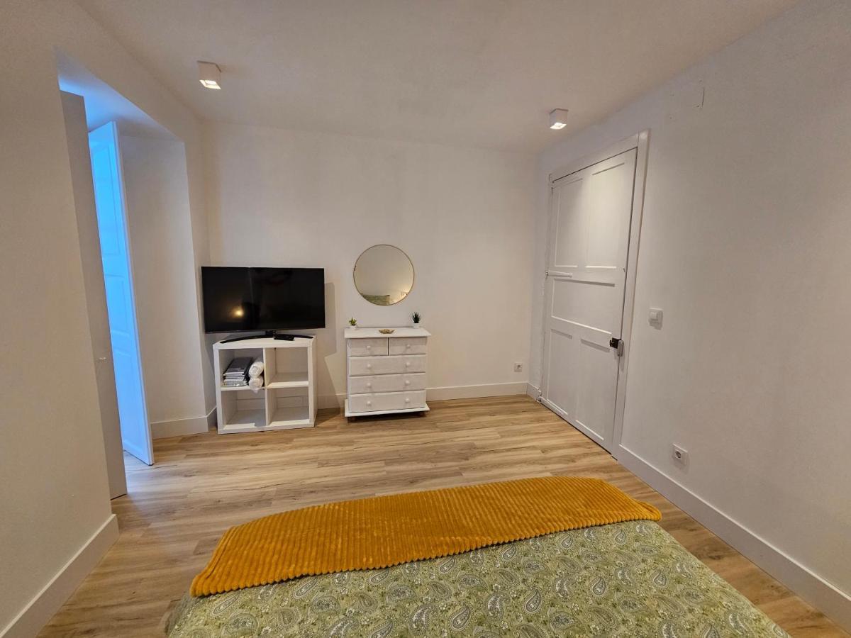 Apartamentos En El Centro - Plaza De Amboage - Wifi Феррол Экстерьер фото