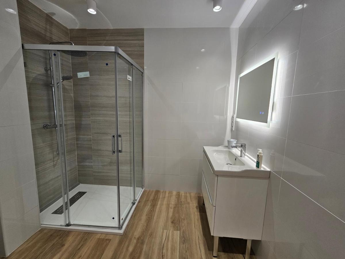 Apartamentos En El Centro - Plaza De Amboage - Wifi Феррол Экстерьер фото