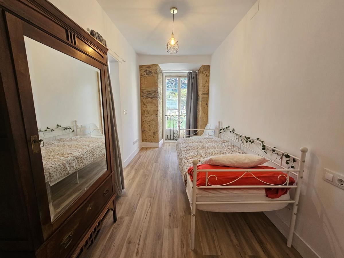 Apartamentos En El Centro - Plaza De Amboage - Wifi Феррол Экстерьер фото