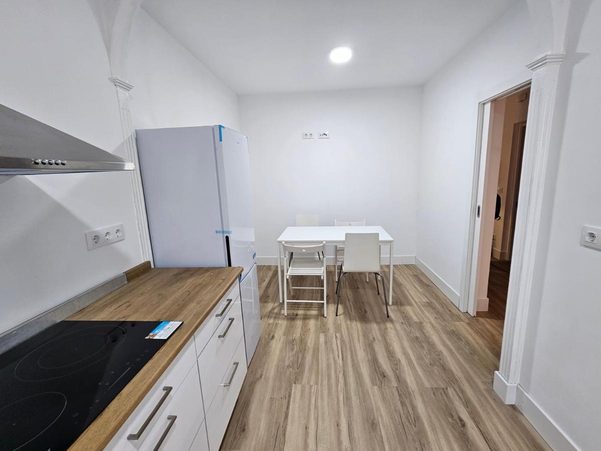 Apartamentos En El Centro - Plaza De Amboage - Wifi Феррол Экстерьер фото