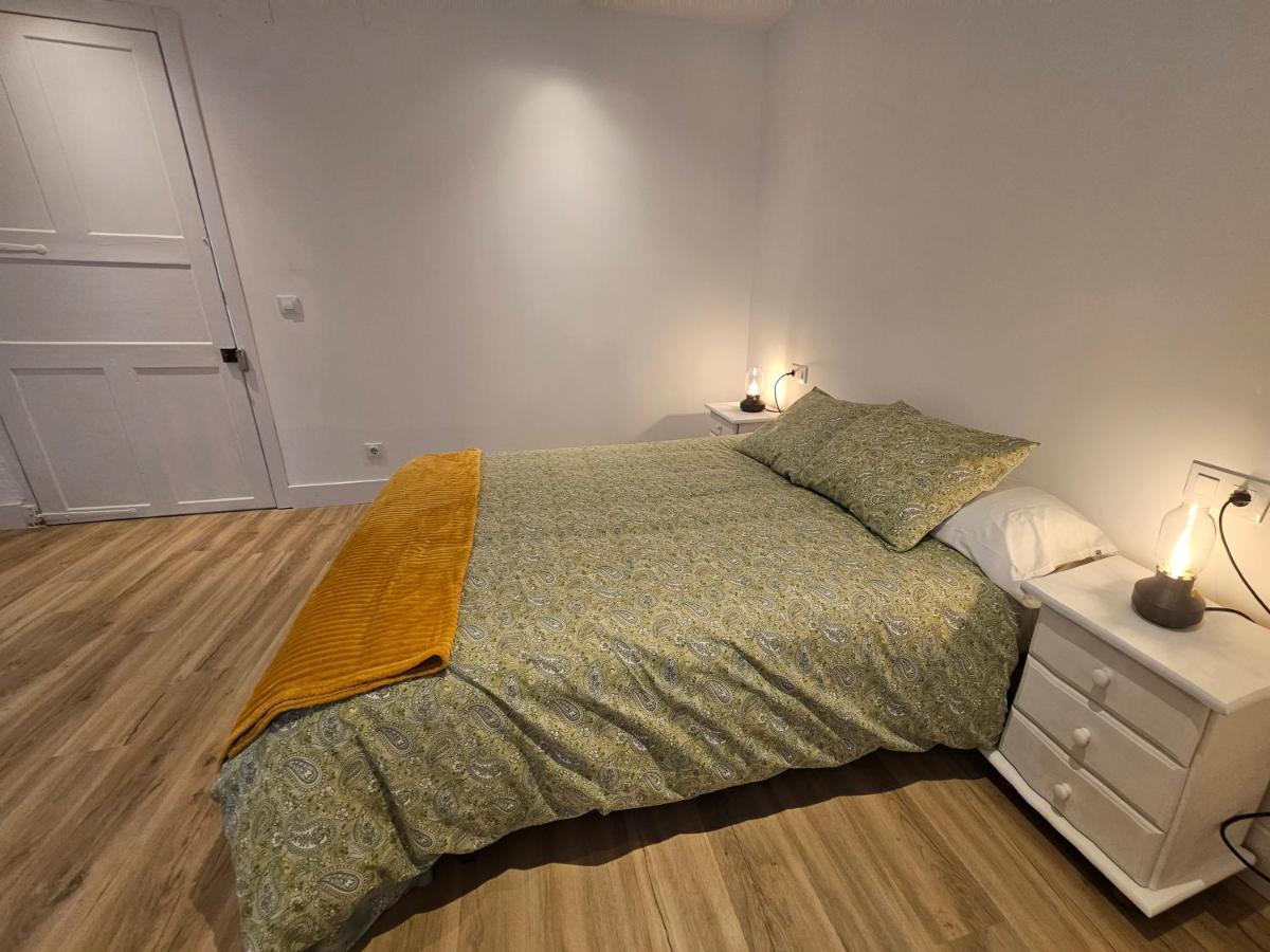 Apartamentos En El Centro - Plaza De Amboage - Wifi Феррол Экстерьер фото