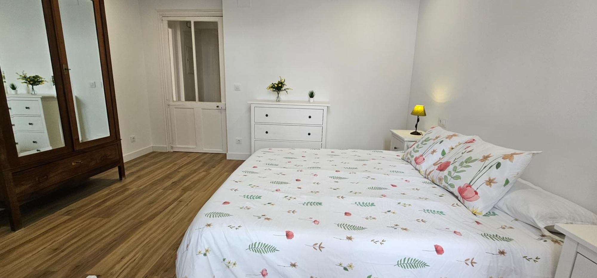 Apartamentos En El Centro - Plaza De Amboage - Wifi Феррол Экстерьер фото
